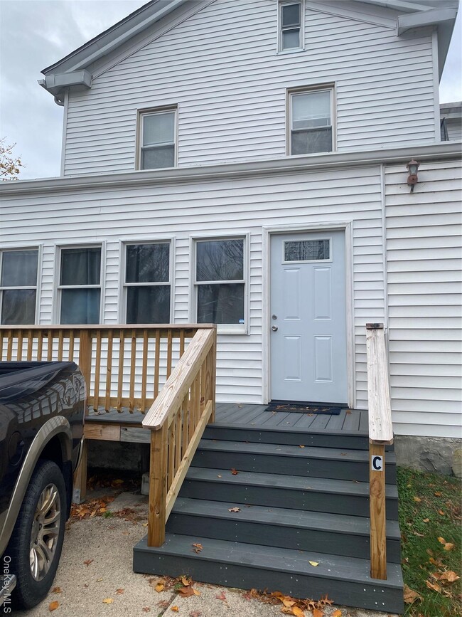 Building Photo - 81 South St