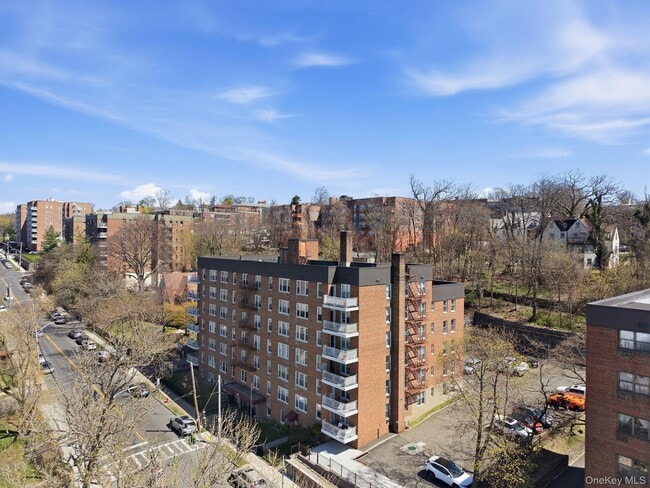 Building Photo - 250 N Broadway