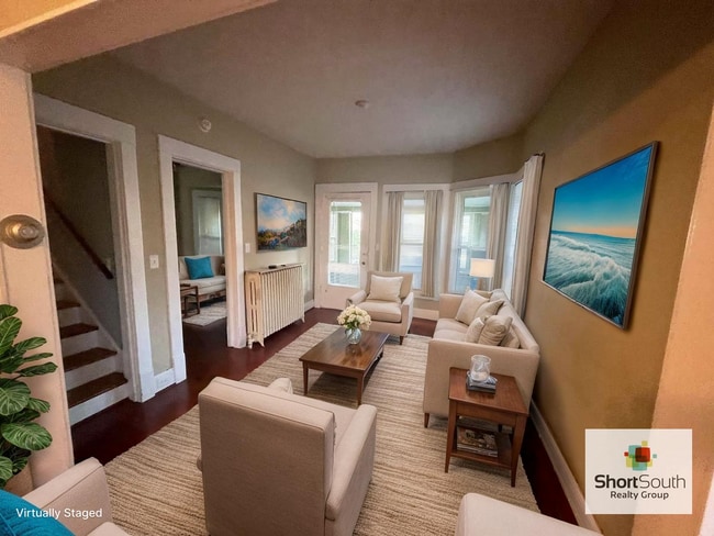 Primary Photo - 3 bed 1.5 bath Single Family Home
