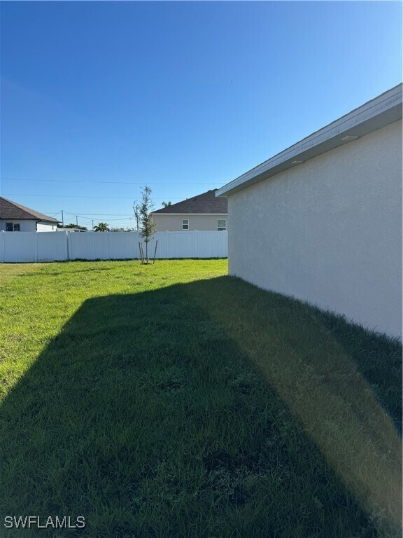 Building Photo - 1523 SW 19th Pl