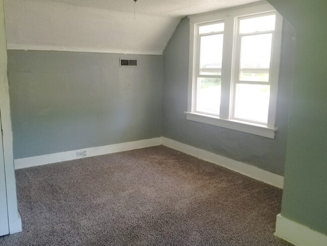 Building Photo - 8200 Wayne Ave