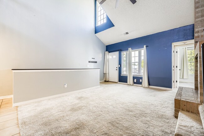Building Photo - Move-In Ready: Serene Littleton Condo - Av...