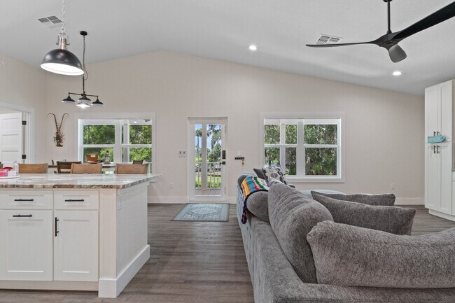 Building Photo - 10358 W Hein Trl