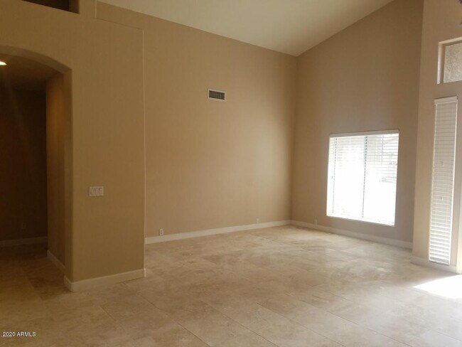 Building Photo - 6834 E Gelding Dr