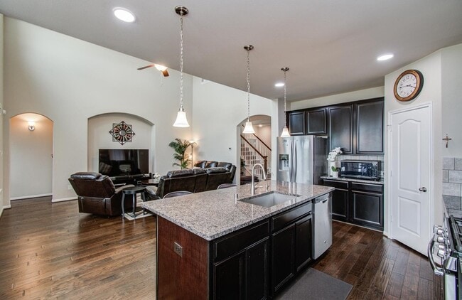 Building Photo - 7610 River Pass Dr