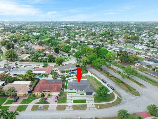Building Photo - 1650 NW 114th Ave