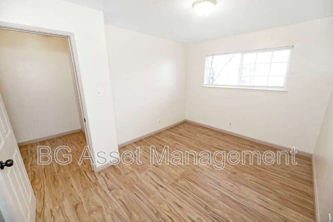 Building Photo - 1640 Barrus Ave