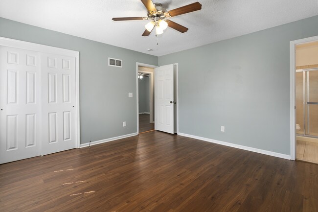 Building Photo - 3513 NE Stanton St