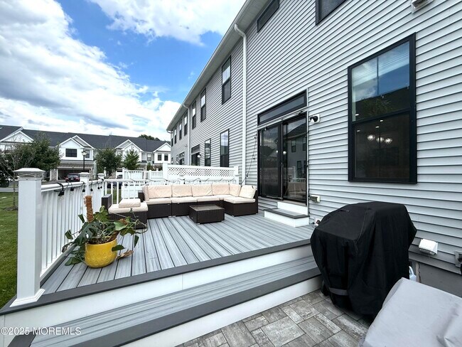Building Photo - 6 Wisteria Ct
