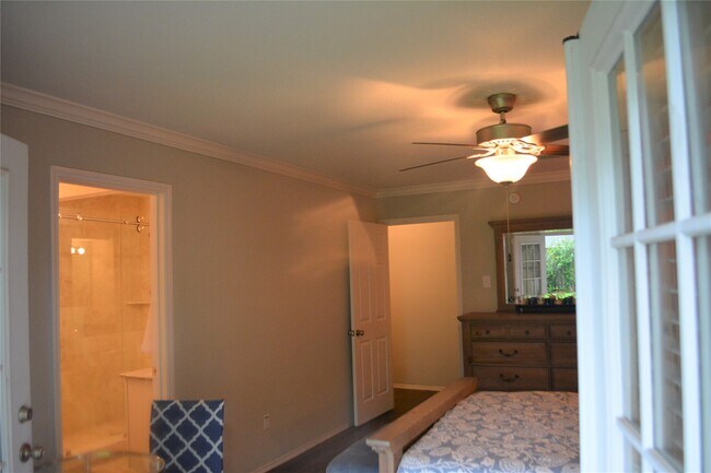 Building Photo - 5402 Queensloch Dr