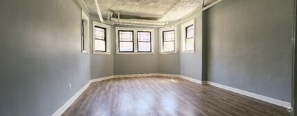 Building Photo - 8004 S Eberhart Ave