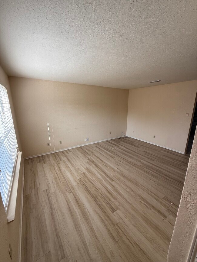 Building Photo - 534-536 Seagoville