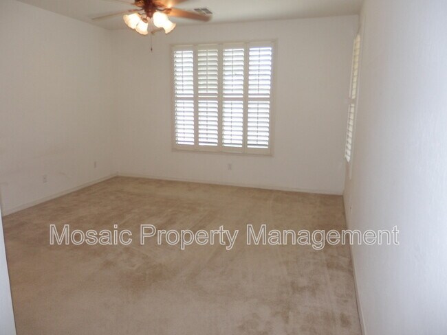 Building Photo - 3721 S Vineyard Ave