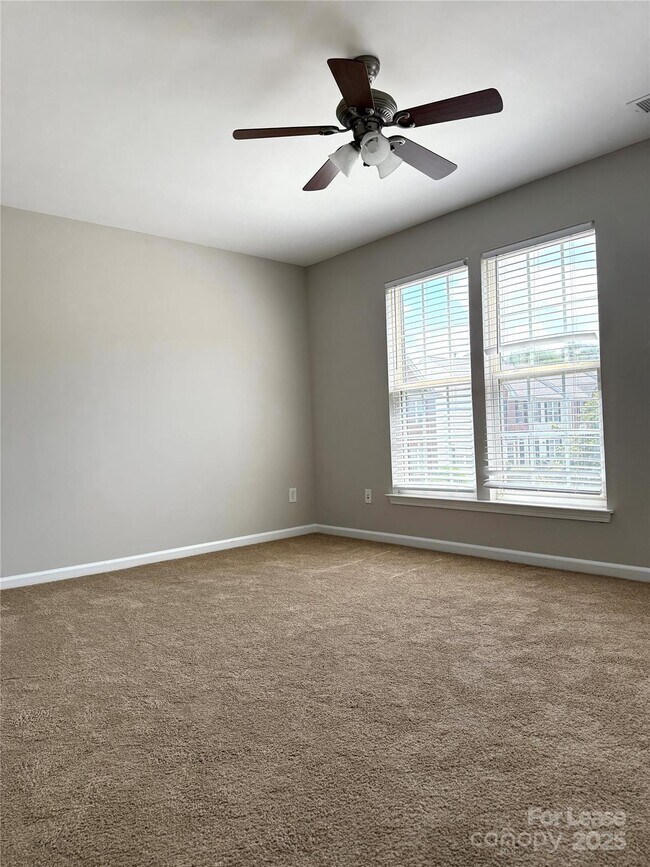Building Photo - 10895 Garden Oaks Ln