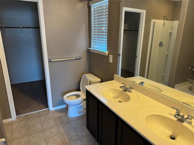 Building Photo - 805 Underhill Dr