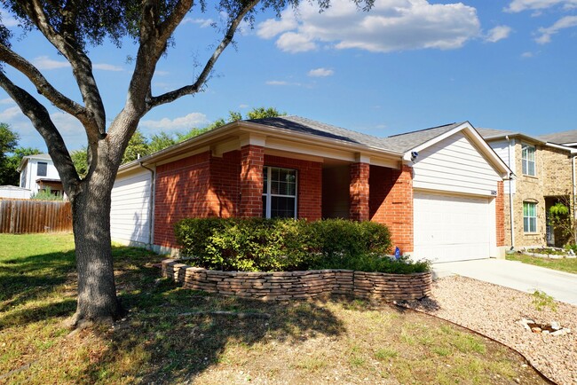 Building Photo - Corner-Lot Beauty in Wynnbrook Subdivision...