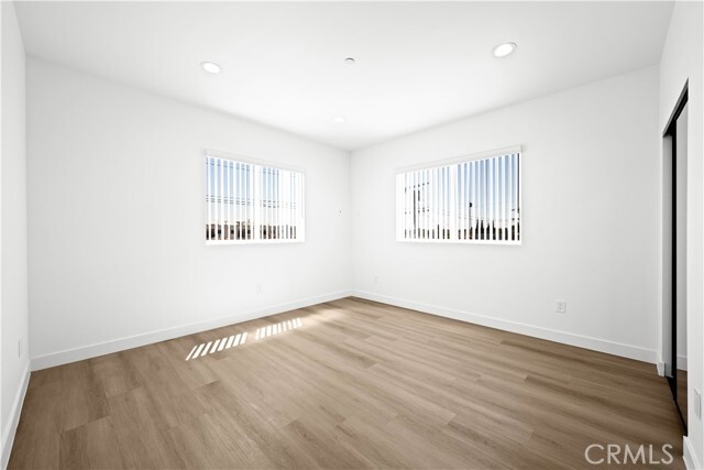 Building Photo - 1039 W 43rd St