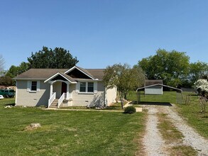 Building Photo - 105 Barton Brook Ln