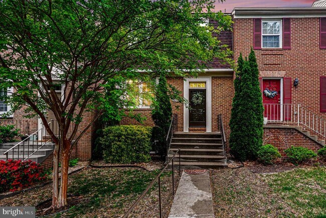 Building Photo - 7468 Brighouse Ct