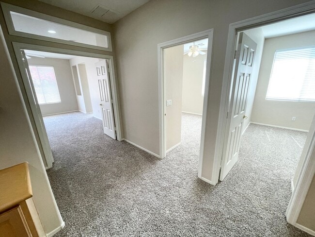 Building Photo - 4 Bedroom/2 Bath Single Level Home in Anthem! Close to freeway & TSMC Plant!