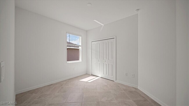 Building Photo - 14730 White Pearl Rd