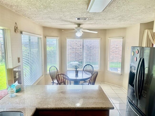 Building Photo - 7818 Chinon Cir
