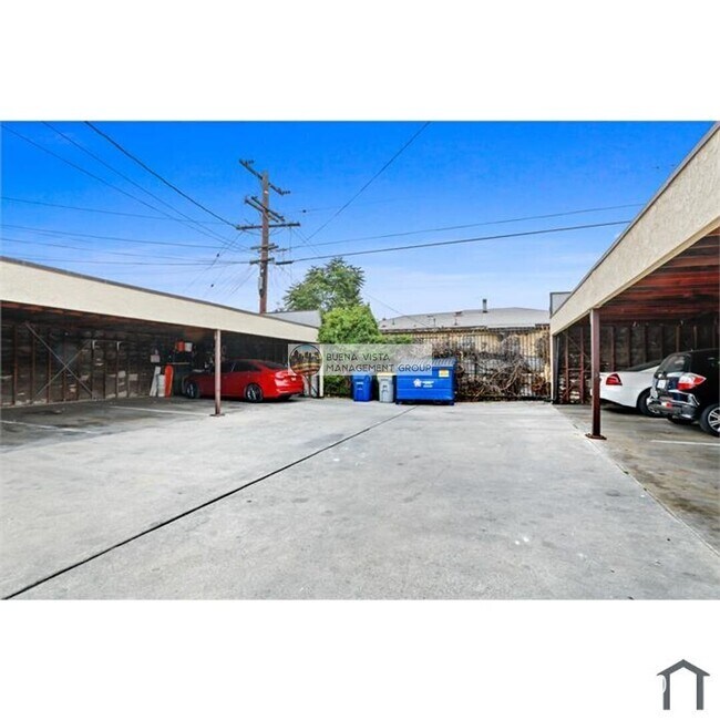 Building Photo - 1004-1010 N Burris Ave-1010 1/2 N Burris Ave