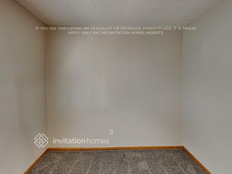 Building Photo - 8736 Greengrass Way
