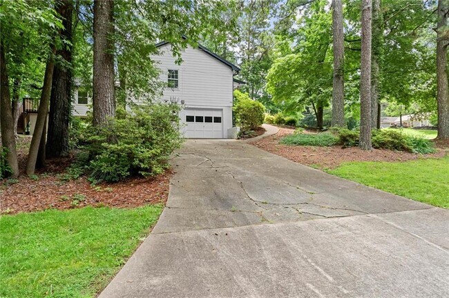 Building Photo - 2440 Red Fox Run NW