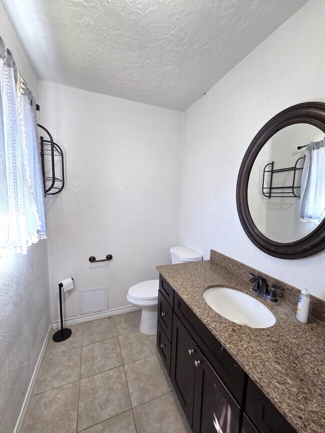 Building Photo - 121 County Rd 637