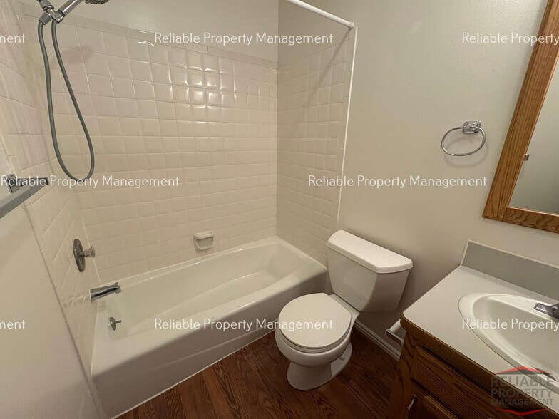 Building Photo - 1322 Walstrom Ln