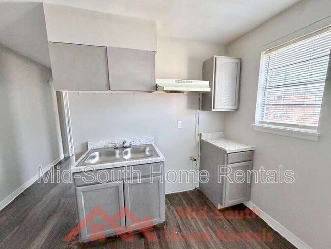 Building Photo - 1353 Fairfax St