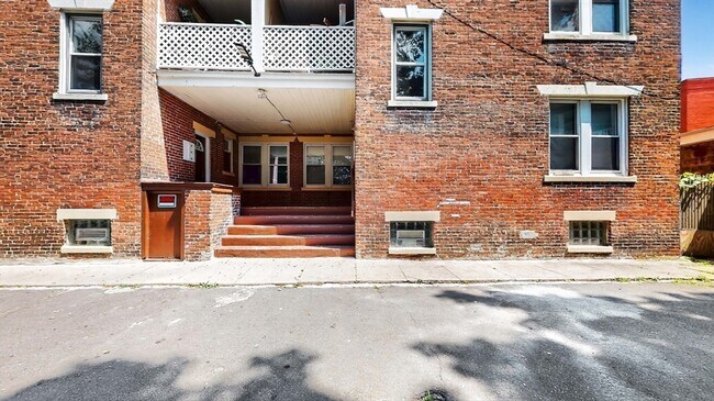 Building Photo - 10 Porter St