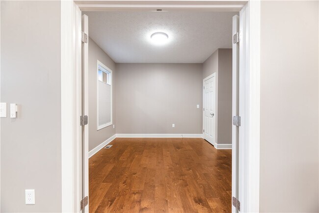 Building Photo - 1352 Creeks Edge Dr
