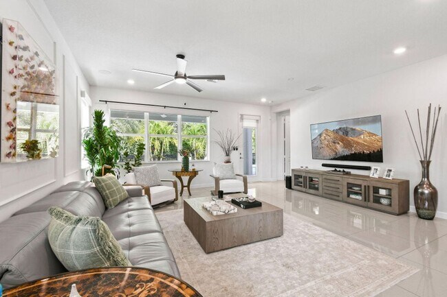 Building Photo - 3558 Haldin Pl