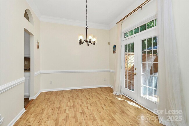 Building Photo - 203 Alnwick Ln