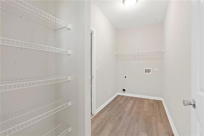 Building Photo - 4660 Lake Hill Trail