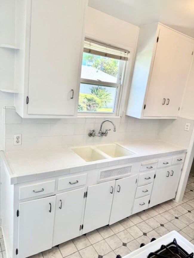 Building Photo - 124