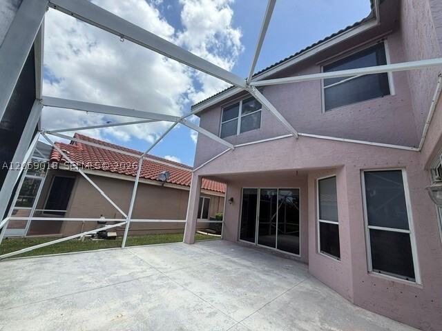 Building Photo - 5402 NW 120th Ave