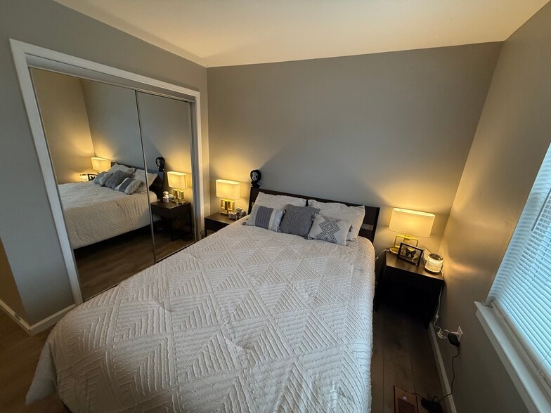 Building Photo - 36 Renaissance Ln