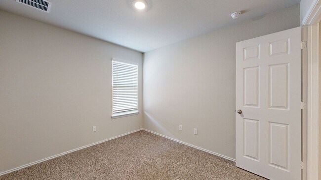 Building Photo - ALMOST NEW HOME BY FORT HOOD!!!