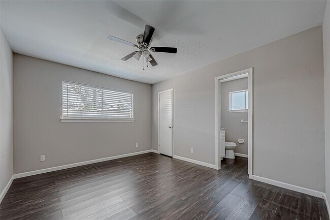 Building Photo - 7315 Housman St