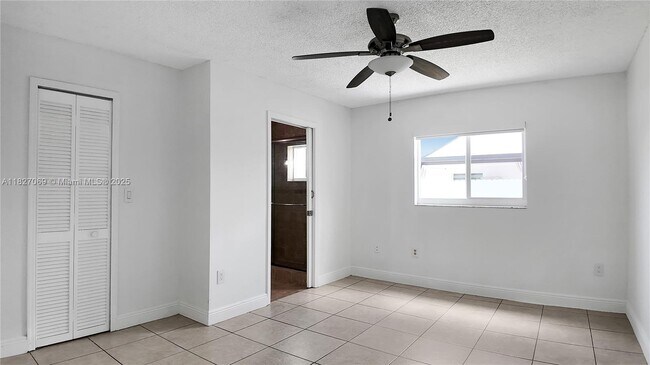 Building Photo - 15856 SW 143rd Ct