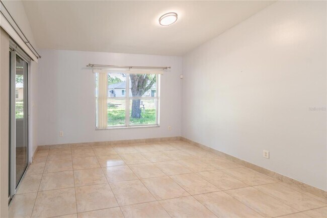 Building Photo - 4913 Cromey Rd