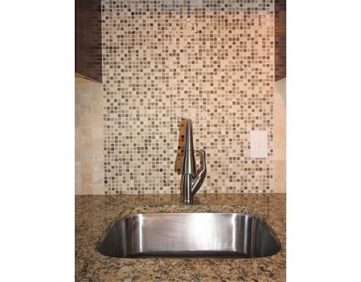 Building Photo - 130 Pine St