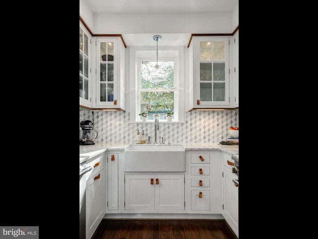 Building Photo - 1450 T St NW