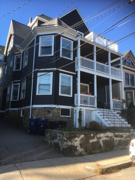 Building Photo - 19 Burr St