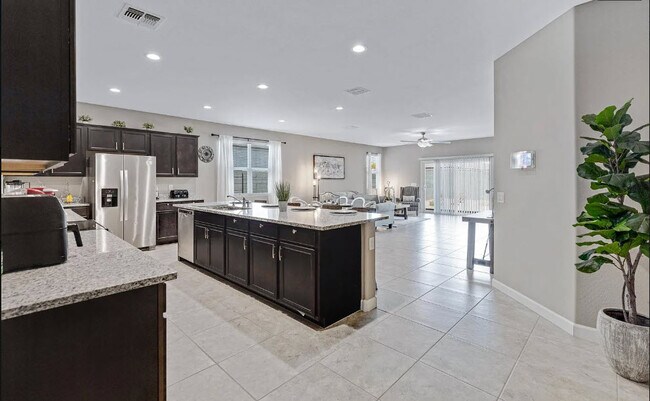Building Photo - 5314 W Alta Mesa Ave