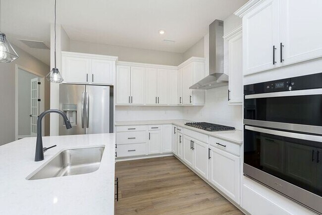 Building Photo - Gorgeous Newly Built 3 Bedroom 3 Full Bath on Golf Course in Westfield!