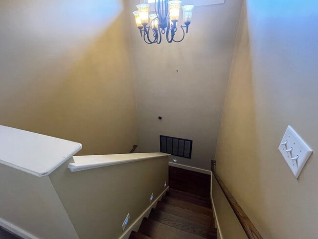 Building Photo - 217 37th Ave N